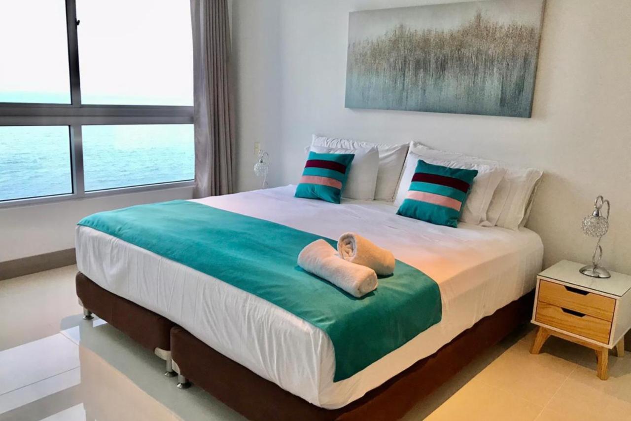 Moderno En Palmeto Laguito Apartment
