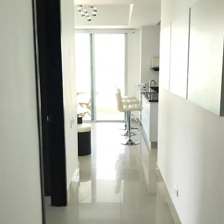 Moderno En Palmeto Laguito Cartagena